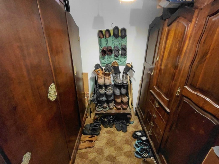 7 Bedroom Property for Sale in Gordons Bay Central Western Cape